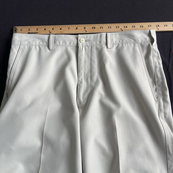 PGA Tour Mens Golf Shorts Size 34 Beige Athleisure Activewear Casual Chino - Picture 6 of 9